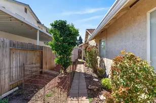 6327 Laguna Villa Way, Elk Grove, CA 95758 - Photo 47