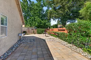 6327 Laguna Villa Way, Elk Grove, CA 95758 - Photo 45