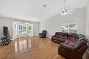6327 Laguna Villa Way, Elk Grove, CA 95758 - Photo 9