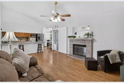 6327 Laguna Villa Way, Elk Grove, CA 95758 - Photo 13