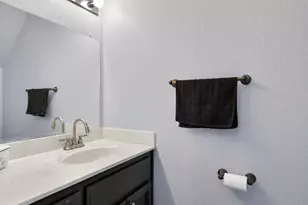 153 Creekside Cir, Sacramento, CA 95823 - Photo 37