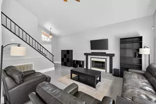 153 Creekside Cir, Sacramento, CA 95823 - Photo 7