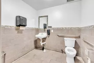 E Hammer Ln, Stockton, CA 95210 - Photo 15