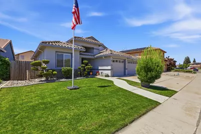 1008 Piermont Way, Galt, CA 95632 - Photo 3