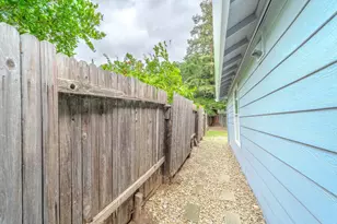 8515 Gibbs Way, Sacramento, CA 95823 - Photo 37