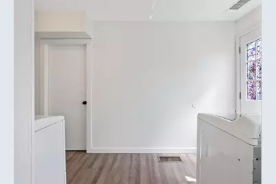 124 W Florinda Street, Hanford, CA 93230 - Photo 23