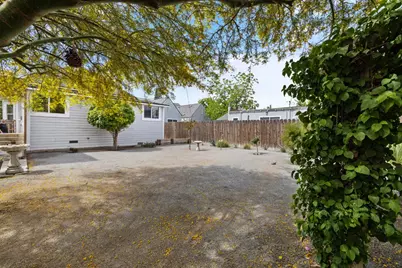 124 W Florinda Street, Hanford, CA 93230 - Photo 35