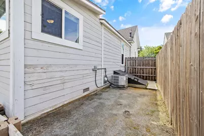 124 W Florinda Street, Hanford, CA 93230 - Photo 33
