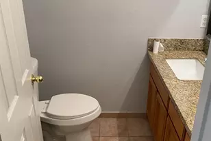 2500 Country Manor Dr, Riverbank, CA 95367 - Photo 9