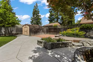 51 Angel Island Cir, Sacramento, CA 95831 - Photo 29