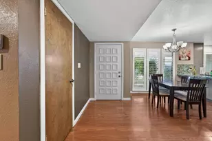 131 Parkshore Cir, Sacramento, CA 95831 - Photo 5