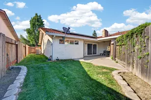 131 Parkshore Cir, Sacramento, CA 95831 - Photo 27