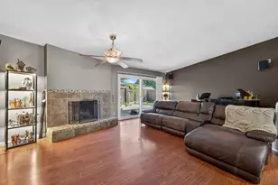 131 Parkshore Cir, Sacramento, CA 95831 - Photo 11