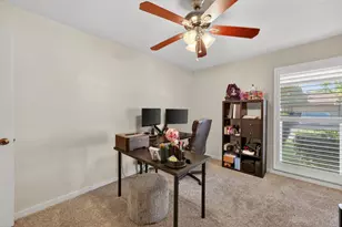 131 Parkshore Cir, Sacramento, CA 95831 - Photo 15