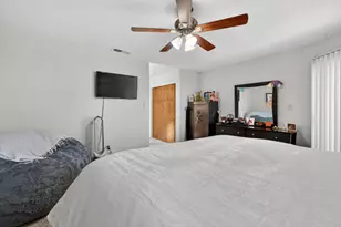 131 Parkshore Cir, Sacramento, CA 95831 - Photo 23