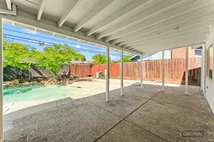211 E Yorkshire Dr, Stockton, CA 95207 - Photo 25