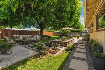 4518 Meadow Way, Olivehurst, CA 95961 - Photo 7