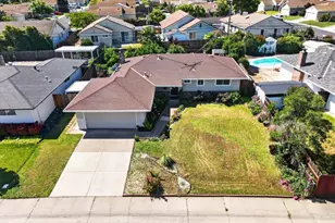 7404 Lindale Dr, Sacramento, CA 95828 - Photo 49