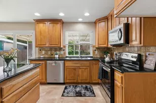 9916 Zion Way, Sacramento, CA 95827 - Photo 17