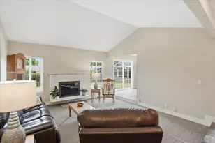 3735 Hillcrest Ln, Sacramento, CA 95821 - Photo 11