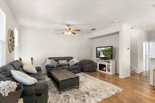 401 Blossom Rock Ln, Folsom, CA 95630 - Photo 5