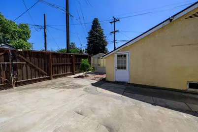 225 Fresno Avenue, Modesto, CA 95351 - Photo 33