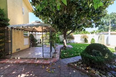 225 Fresno Avenue, Modesto, CA 95351 - Photo 27