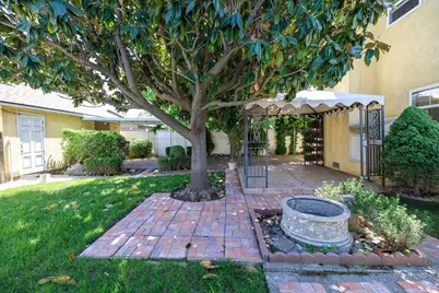 225 Fresno Avenue, Modesto, CA 95351 - Photo 23