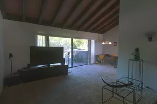 700 Woodside Ln E, Sacramento, CA 95825 - Photo 7