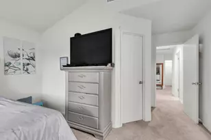 7666 Bluebrook Way, Sacramento, CA 95823 - Photo 17