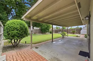 1218 W Evergreen Ct, Visalia, CA 93277 - Photo 37