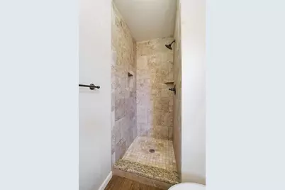 1218 W Evergreen Court, Visalia, CA 93277 - Photo 35