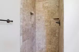 1218 W Evergreen Ct, Visalia, CA 93277 - Photo 35