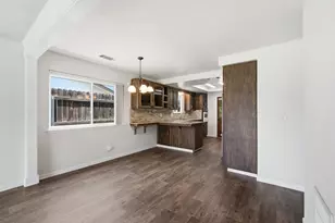 1218 W Evergreen Ct, Visalia, CA 93277 - Photo 13