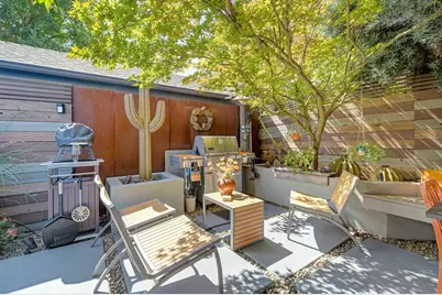 2210 Blues Alley, Sacramento, CA 95816 - Photo 55