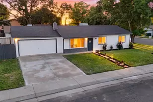 8437 Cherbourg Way, Stockton, CA 95210 - Photo 5