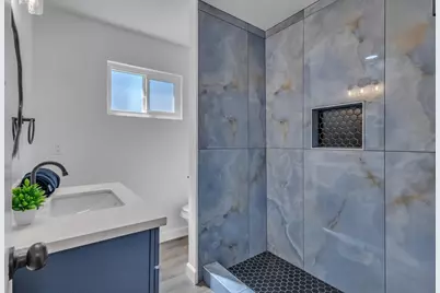8437 Cherbourg Way, Stockton, CA 95210 - Photo 43