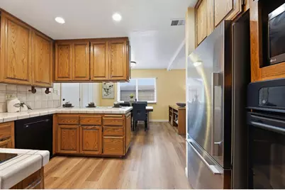 117 Waterglen Circle, Sacramento, CA 95826 - Photo 7