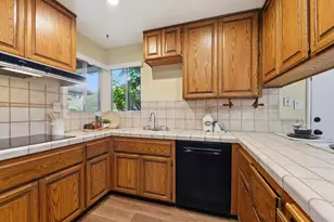 117 Waterglen Cir, Sacramento, CA 95826 - Photo 9