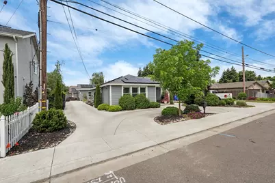 595 E Augusta Street, Woodbridge, CA 95258 - Photo 1