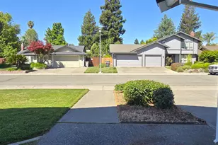 7405 Flowerwood, Sacramento, CA 95831 - Photo 5