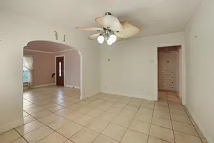 1885 Lucerne, Stockton, CA 95203 - Photo 3