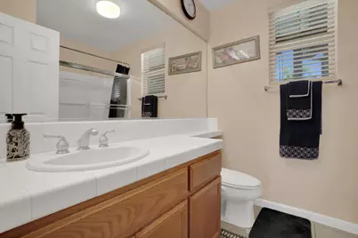 10653 Chatfield Ct, Stockton, CA 95209 - Photo 19