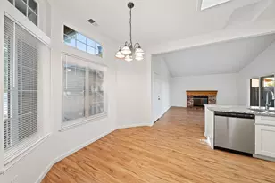 5060 Summerbrook Way, Sacramento, CA 95823 - Photo 9