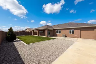 1187 Bordeaux Ct, Olivehurst, CA 95961 - Photo 5