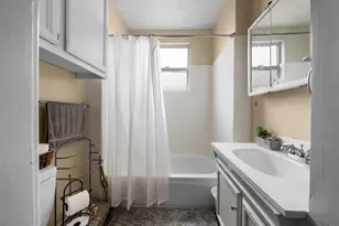 6870 14th Ave, Sacramento, CA 95820 - Photo 25