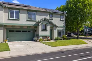 998 E J St, Oakdale, CA 95361 - Photo 3
