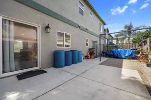 998 E J St, Oakdale, CA 95361 - Photo 35