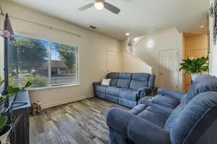 998 E J St, Oakdale, CA 95361 - Photo 7