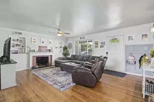 7039 Demaret Dr, Sacramento, CA 95822 - Photo 5